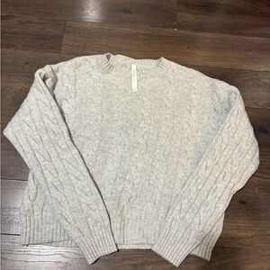 Women’s gray Cable Knit Sweater